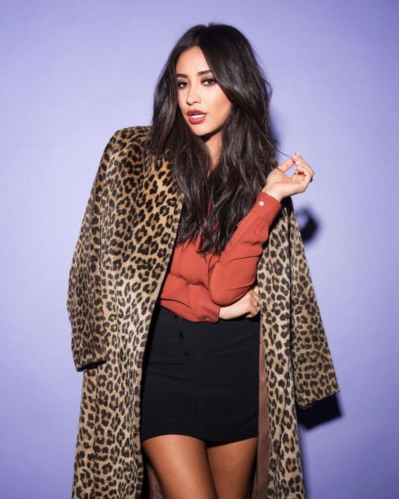 Shay-Mitchell -Photos